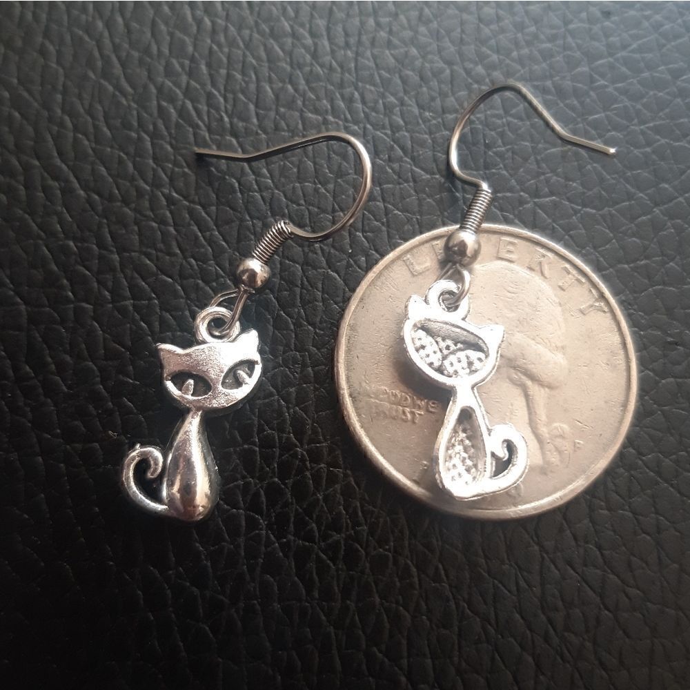 Kitty Cat Earrings    - Picture 3 of 6